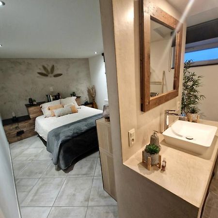 Le Twenty Bed & Breakfast Марш ан Фамен Екстериор снимка